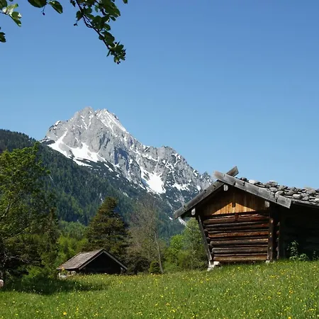 Ferienwohnung Weber Apartman Mittenwald